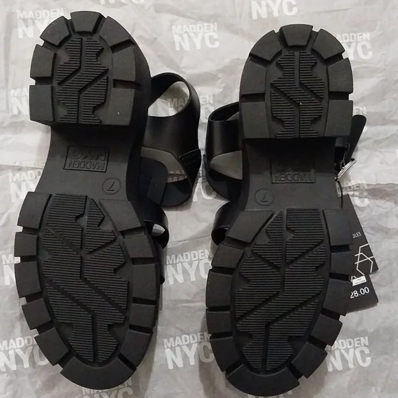 Madden NYC Chunky Platform Sandals Womens 7 Black Strappy Wedge Sandal - Picture 8 of 8